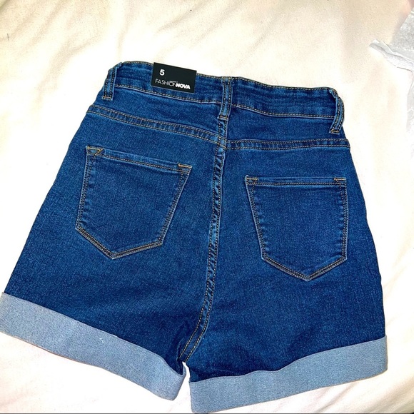 NWT Fashion Nova Carter Denim Shorts -Medium wash size 5 - Picture 11 of 15